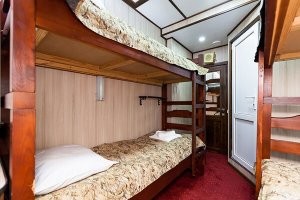 Почему весь наш речной(круизный) флот столь убог??? Цены на речные круизы из Москвы до Астрахани и обратно просто космические, а комфорта и сервиса нет никакого. С ужасом вспоминаю давнюю прогулку на теплоходе до Волгограда. Лучше уж в Турцию на те же 10 дней, цена вполне себе сопоставима.