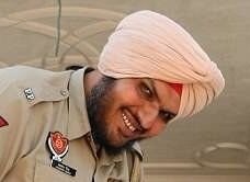 - я вежливо улыбнулся и преступник сознался во всем.