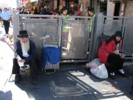 ...фотошоп нахерачило и довольно? А, не зассышь про свой сраиль накатать?