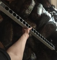 ИчО? Как видим на фото ниже, в розетках в основном потребители на пол ампера. Да если этот "пилот" воткнуть 20 чайников... Но это уже другая история.