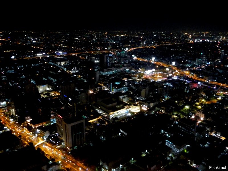 В Бангкоке интересно, но людно, капец... ночной Бангкок с вращающейся смотровой Байока 2... 
зы океанариум там хороший...