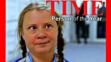 Судя по мешкам под глазами она этот год бухала беспробудно.