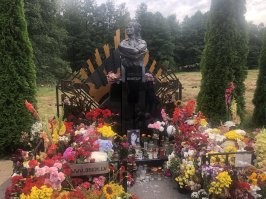 Тот самый поворот. Приятели из Латвии ездили на годовщину смерти к месту трагедии, прислали фотографии.