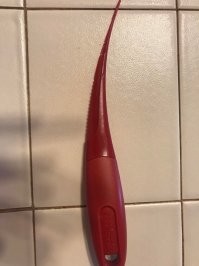 1. "Нашел это на кухне у своих друзей. Что это за штука?"
А у друзей спросить - религия не позволила?