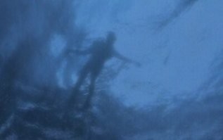 Скажите им уже что его зовут Джейсон Борн...