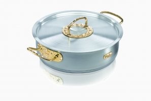 Стоимость самой дорогой в мире кастрюли FISSLER составляет 607000$.