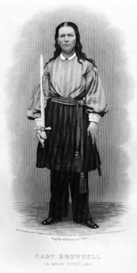 Насчёт женщин в армии - Америка впереди планеты всей. Немало женщин-участниц Гражданской войны, причём не только в мужском обличье. Кади Браунел, в Первом сражении при Манассасе была знаменосцем полка, ранена, когда пыталась остановить паническое отступление. 
Мэри Типпи, вивандье (у нас аналога нет, смесь санитарки, прачки, поварихи и маркитантки), вынесла из-под огня (не после боя а во время) много раненых, сама получила ранение при Геттисберге. Всё-таки Европа и Россия поблагородней, под огонь женщин (не переодетых мужчинами) не отправляли и санитарок пускали на поле по окончании боя. Хотя не без исключений.