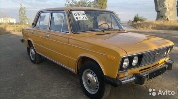 Выживший золотой Dodge Charger Barn 1967 года