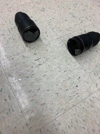 Я не специалист, но разве в объективах линзы не должны быть изогнутыми и из более толстого стекла? Кто в теме за объективы, поясните плиз.