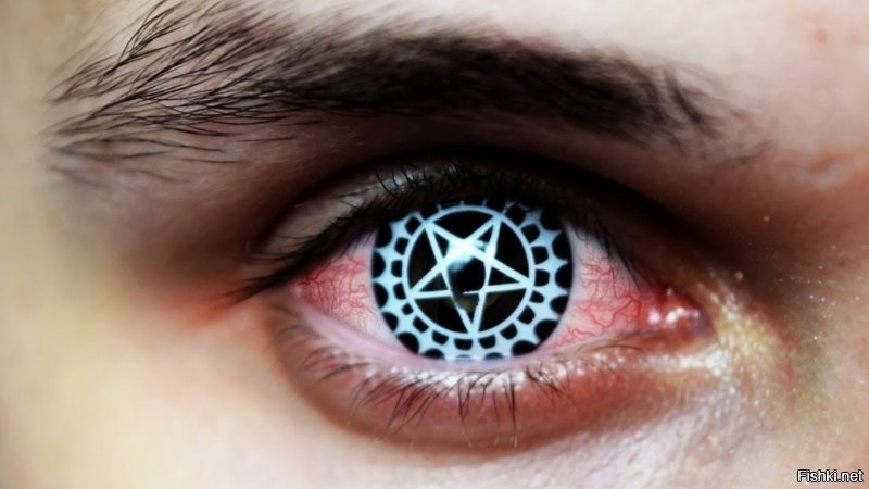 Он весь мир так видит - дело в глазу.