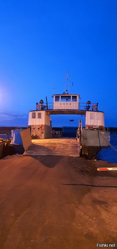 Похож на старый паром в Вознесенье.  Который запускают летом, пока новый на профилактике