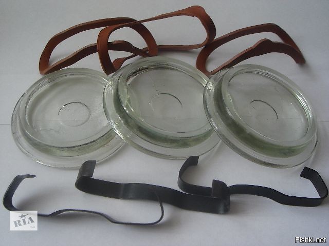 крышки были офигенны ,а вот прокладки под них дерьмовенькие на один раз хватало, потом разваливались. к сожалению силикон тогда был еще достаточно редким материалом.