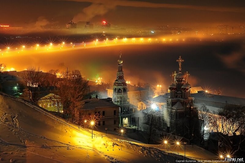 Это тоже Нижний Новгород, и почти тот же ракурс... но какая разница