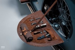 Так и вижу: на какой-нибудь кочке ключик покидает своё место и летит в спицы... Лепота!