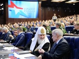 Никогда, за всю историю православия, попы не принимали участия в светской жизни и не присутствовали на светских мероприятиях.  Я против попа на заседании правительства, я против попа на совещании президента с главами администраций. Поп не может участвовать в управлении государством!