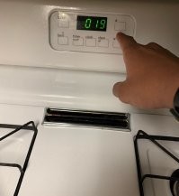 Это не "раскалённая вытяжка", а встроенный тостер.