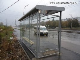 Не всегда так. Обычно  вот так - если делалась площадка не вручную а техникой