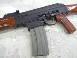 А почему "экспортный" АК-19 сразу не сконструирован с шахтой магазина под стандарт STANAG 4179 т.е. способным принимать магазины от AR винтовок? Небольшие компании могут же. Либо КК ещё хочет на своих же магазинах озолотиться.