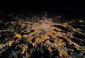 Сегодня ночью сняли. По всей Москве горят костры рябин....