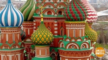 Как автор объяснит эту разносортицу?