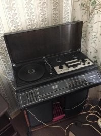 У меня такой был в детстве. Романтика 115 стерео.