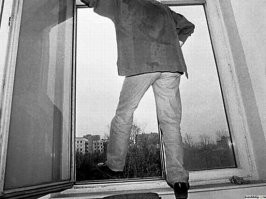 "Ни к чему не призываю,кроме как задуматься."
Не думай - выходи...