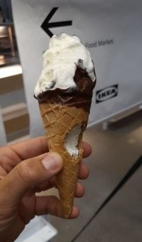 я тоже вафельку больше мороженного любил