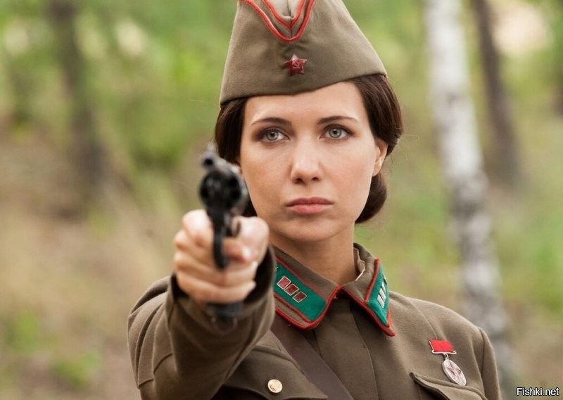 Не один десяток электронных и бумажных писем, а также телефонных звонков поступил в "Ветеранские вести" от жителей и гостей российской столицы, лицезревших фотовыставку. Пережившие реальные ужасы войны пожилые люди не оценили "причесанные" образы, в которых предстали на фотографиях звезды шоу-бизнеса. Некоторые из них ветераны и вовсе сочли "комичными и пародийными".