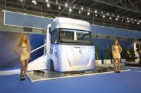 Камаз пытается, но у него не получается.