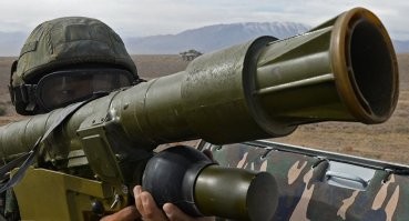 Зольдат полный ИПЛАН !!! Переднюю заглушку не снял. Вот на пуске ракета и понесла весь ПЗРК Смотрим на видео 1:60. И смотрим фото готового к пуску ПЗРК