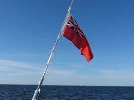 обычно Джерси ). и в РФ потом не войти, согласен, что в РФ на яхте делать нечего, нет ни инфраструктуры, да и ходить особо не куда, практически все знакомые купившие яхты, после двух сезонов в РФ перегоняют в Финляндию, там и стоянки дешевле, и зимнее хранение, и постоянные любительские гонки и просто есть возможность найти стоянку на ночь у берега. но я свою таможил, не у всех получается всё время мотаться, да и вирус - границы закрыты