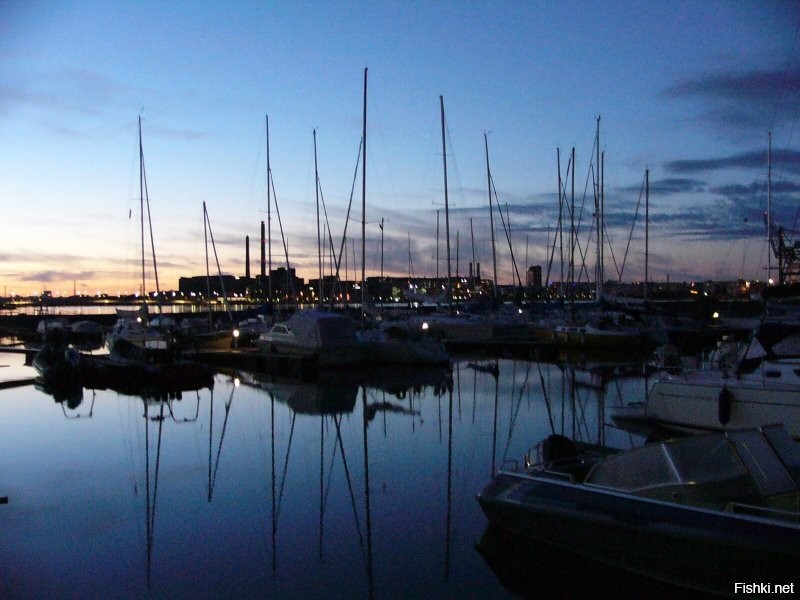 обычно Джерси ). и в РФ потом не войти, согласен, что в РФ на яхте делать нечего, нет ни инфраструктуры, да и ходить особо не куда, практически все знакомые купившие яхты, после двух сезонов в РФ перегоняют в Финляндию, там и стоянки дешевле, и зимнее хранение, и постоянные любительские гонки и просто есть возможность найти стоянку на ночь у берега. но я свою таможил, не у всех получается всё время мотаться, да и вирус - границы закрыты
