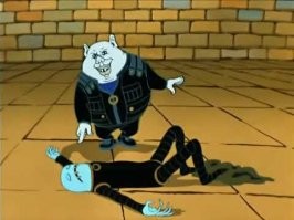 Лысый китаец в женской одежде угонял скутеры