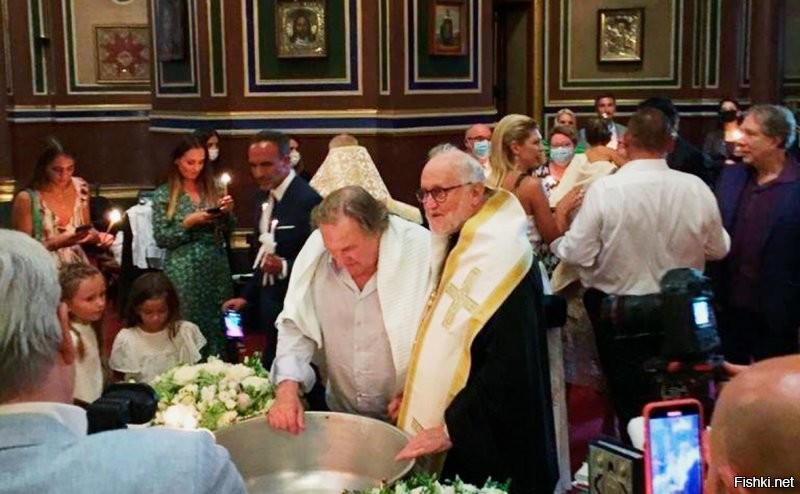 Жерар Депардье, знаменитый актер, 4 сентября принял крещение в российском соборе святого Александра-Невского в Париже ...
