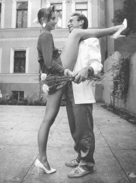 может праильнее было написать - свидание с "гвоздиком" )))