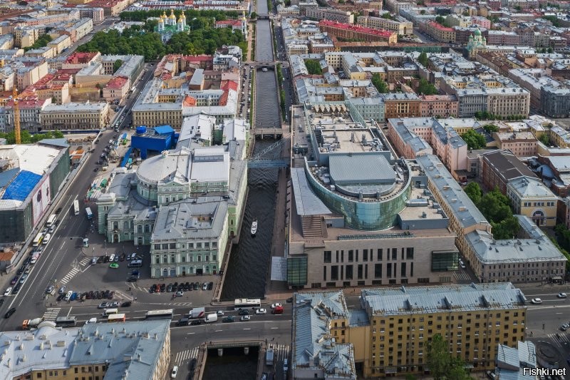 Санкт _Петербург, второй корпус Мариинского театра.
Его сделали в стиле ДК семидесятых.
А мог бы он стать вот таким