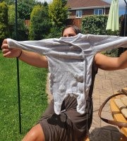 Вот тут я думаю дизайнер то как раз видел живых детей как есть: в памперсе в который N раз пописали.