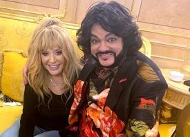 Шикарно! 
Где вы откапываете такое?
+++ и респект
Сейчас нам смешно, а тогда казалось, вау круто!
... и трава была зеленее .
...
Еще никто не знал об грядущей винде!
С этого все и началось! 
и перелицевало весь Мир 
... почти