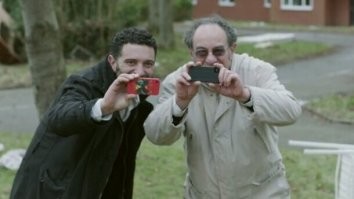 Момент про то, как идут актеры и вокруг них толпы людей и все, сгорбившись, тычут мобильниками со всех сторон - напомнил про сериал Чёрное Зеркало - 5ю серию 2го сезона - "Белый Медведь" - блин, неужели мы до такого дожили? 

Про Ефремова и освещение его ситуации - как естся, как спится, что он говорит и думает - теперь главное, чтоб не превратилось как в Шоу Трумена - когда все неотрывно каждый день годами глазели на него, всю его жизнь, во всех подробностях, постоянно все это обсуждалось и все, блин, этим жили