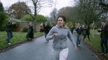 Момент про то, как идут актеры и вокруг них толпы людей и все, сгорбившись, тычут мобильниками со всех сторон - напомнил про сериал Чёрное Зеркало - 5ю серию 2го сезона - "Белый Медведь" - блин, неужели мы до такого дожили? 

Про Ефремова и освещение его ситуации - как естся, как спится, что он говорит и думает - теперь главное, чтоб не превратилось как в Шоу Трумена - когда все неотрывно каждый день годами глазели на него, всю его жизнь, во всех подробностях, постоянно все это обсуждалось и все, блин, этим жили