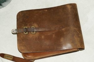 Я даже не знаю, что выйдет дороже, кожаный офицерский планшет или китайский аппарат...