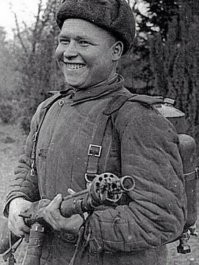 Доброй улыбкой и огнемётом, можно добиться большего, чем просто доброй улыбкой...