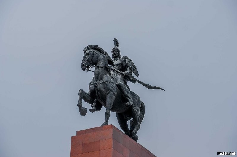 Памятник Манасу в Бишкеке, Киргизия