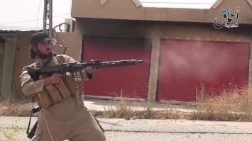 В Сирии по фоткам можно много найти оружия времён ВМВ. Не факт что конкретно СССР поставлял, так как мало то что оружие было в избытке почти у всех стран союзников, так ещё многие образцы выпускались после войны.
Да и у всяких там арабов и негров дела очень плохо обстоят с собственным производством стрелковых единиц, максимум полу подпольные мануфактуры где делаю эрзац подделки под распространённые калибры. А так там и мушкеты порой можно найти, времён войны за независимость в США. С одной стороны - архаизм, с другой стороны если в вас попадут из такого ружья - мало вам не покажется.