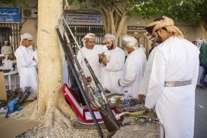 В Сирии по фоткам можно много найти оружия времён ВМВ. Не факт что конкретно СССР поставлял, так как мало то что оружие было в избытке почти у всех стран союзников, так ещё многие образцы выпускались после войны.
Да и у всяких там арабов и негров дела очень плохо обстоят с собственным производством стрелковых единиц, максимум полу подпольные мануфактуры где делаю эрзац подделки под распространённые калибры. А так там и мушкеты порой можно найти, времён войны за независимость в США. С одной стороны - архаизм, с другой стороны если в вас попадут из такого ружья - мало вам не покажется.