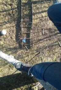 Ну это вообще пи.здец трагедия , там высота то 2 метра .