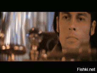 Всё как-то происходит вокруг меня.