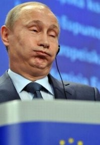 Это очень жестоко и не смешно!!! Ведь агента, распылявшего его, тоже задело...