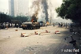 А вот и китайский пример на ту же тему.
После него Китай пошел дальше, и сейчас - самое промышленно развитое государство в мире.
А мог бы - как Украина. Натянуть себе на уши чужую жопу, и сидеть в ней, "по самые уши в дерьме".
И СССР тогда шел дальше.
И был второй державой в мире.
.
А потом пришел предатель Горбачев, и просрал великую страну, которую сам не создавал, и не поднимал.
Где сейчас Китай ?
Где Украина ?
А ведь 40% высокотехнологичной промышленности СССР было на Украине.
И Бнлоруссия нынче - такая же фигня.
Такшта - ПУСТЬ БУДЕТ ФИЛЬМ
США вон - не жеманничают.
Водометы, резиновые пули, слезоточивый газ.
Сильно прижмет - и армию введут.
не зассут.
Ибо отлично знают, что придет дальше..... сами же режиссируют это 70 лет....