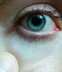 В "Шестом дне", кажется, где-то на глазу был номер клонирования...